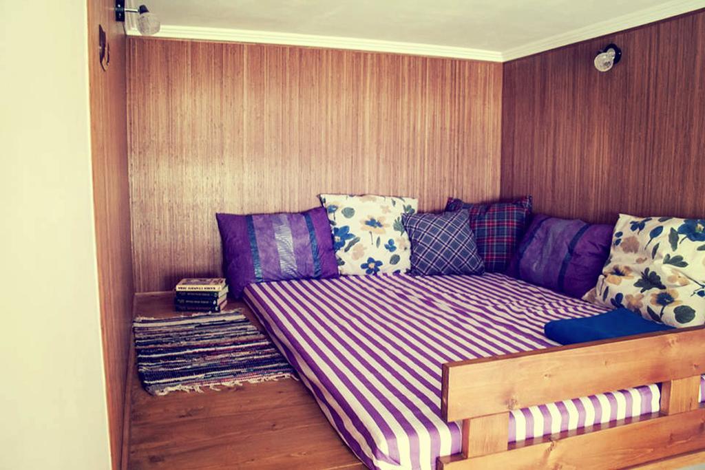 Magic Bus Hostel Lviv Bagian luar foto